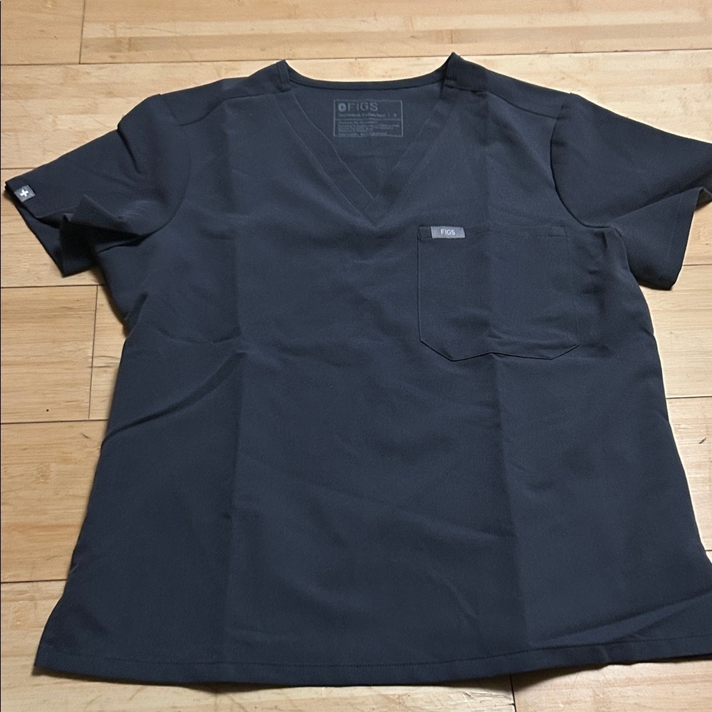Figs  Charcoal V-Neck Short Sleeve Shirt small
